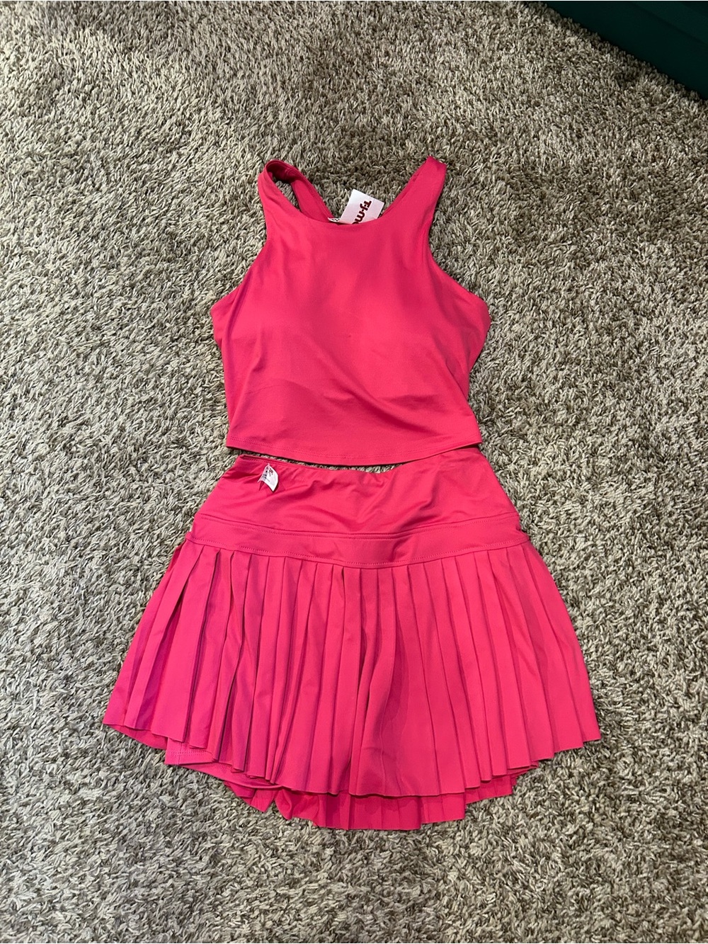 Womens Small Hot Pink Pleated Skirt & Tank Set